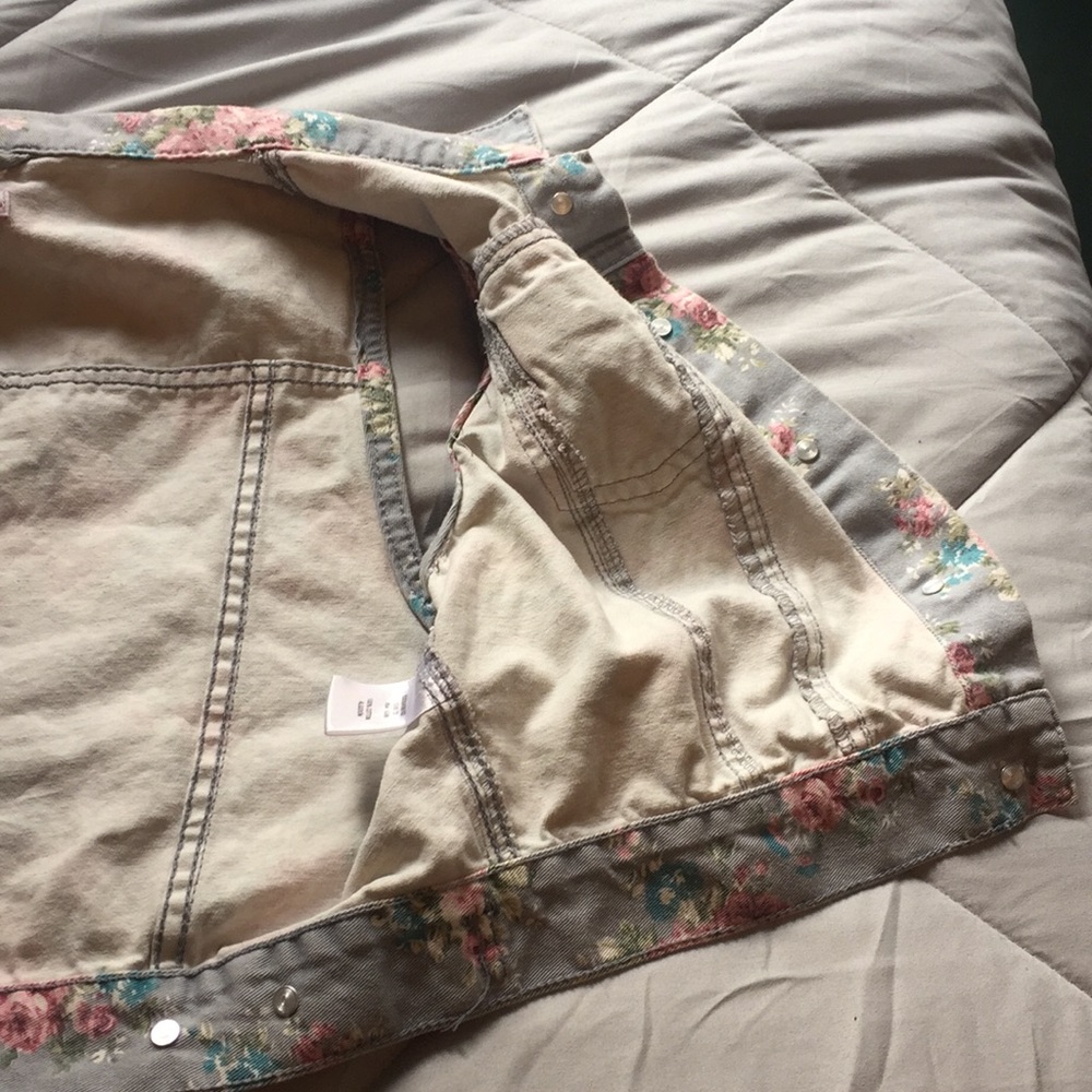 jean jacket - Picture 2 of 4